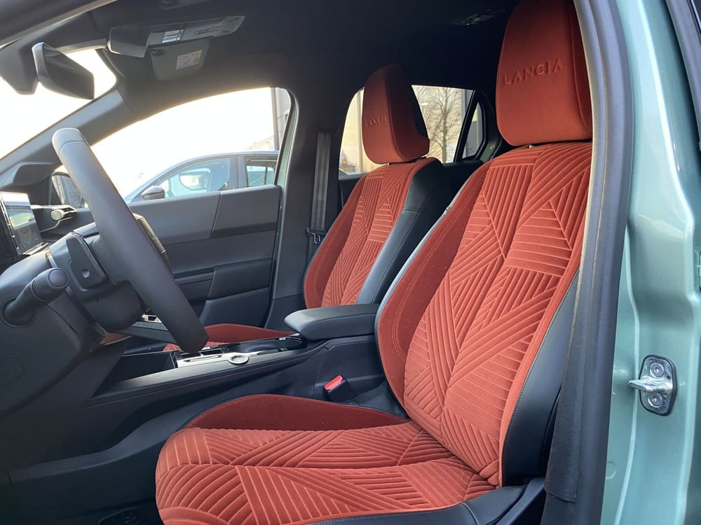 Lancia Ypsilon usata a Modena (9)
