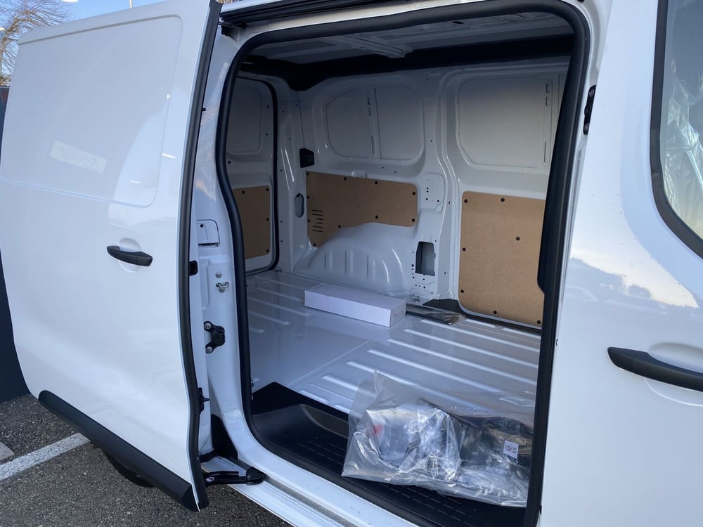 Opel Vivaro Furgone nuova a Modena (8)