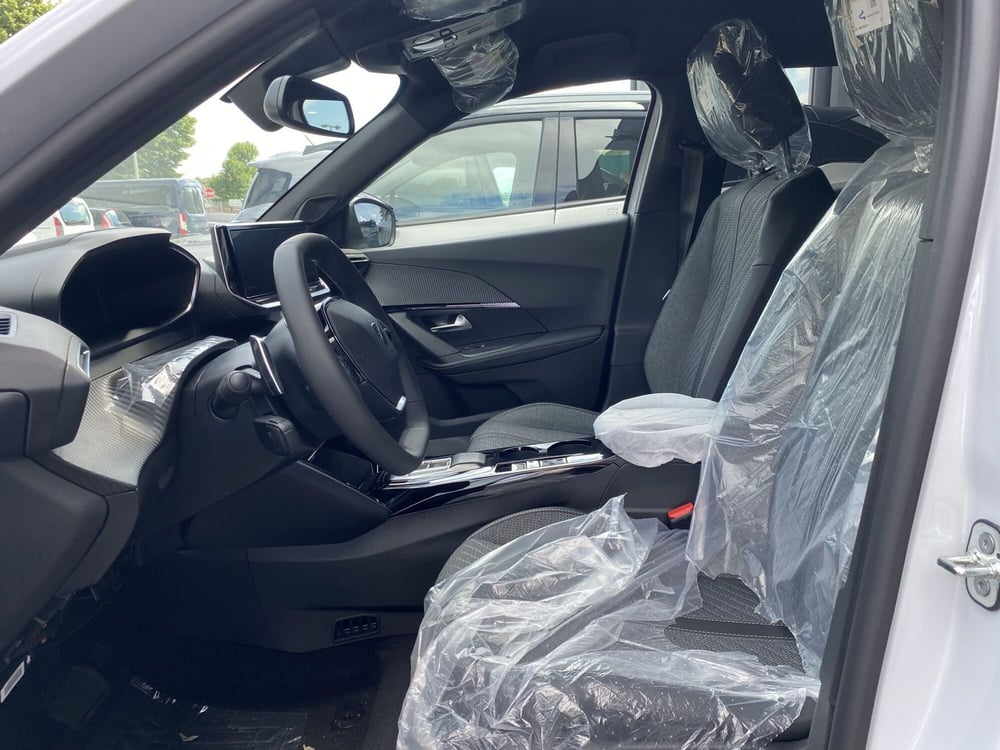 Peugeot 2008 nuova a Modena (8)