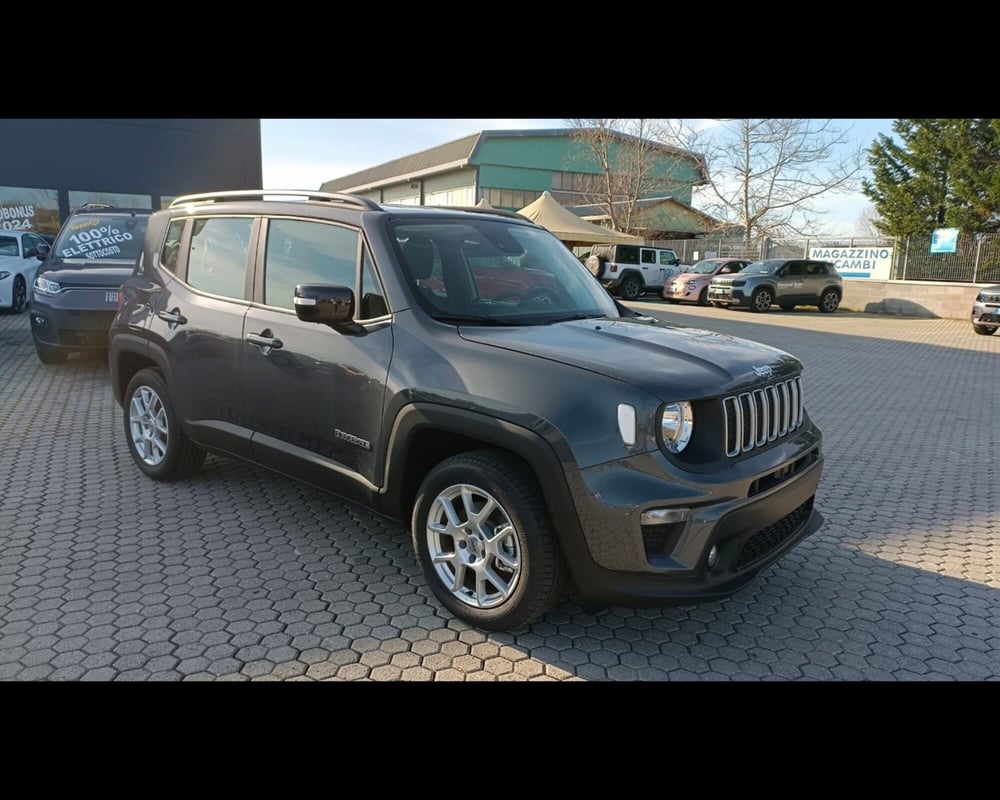 Jeep Renegade nuova a Lucca