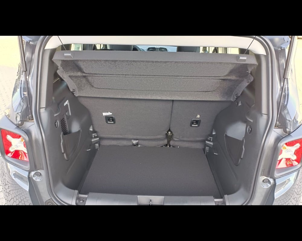 Jeep Renegade nuova a Lucca (12)