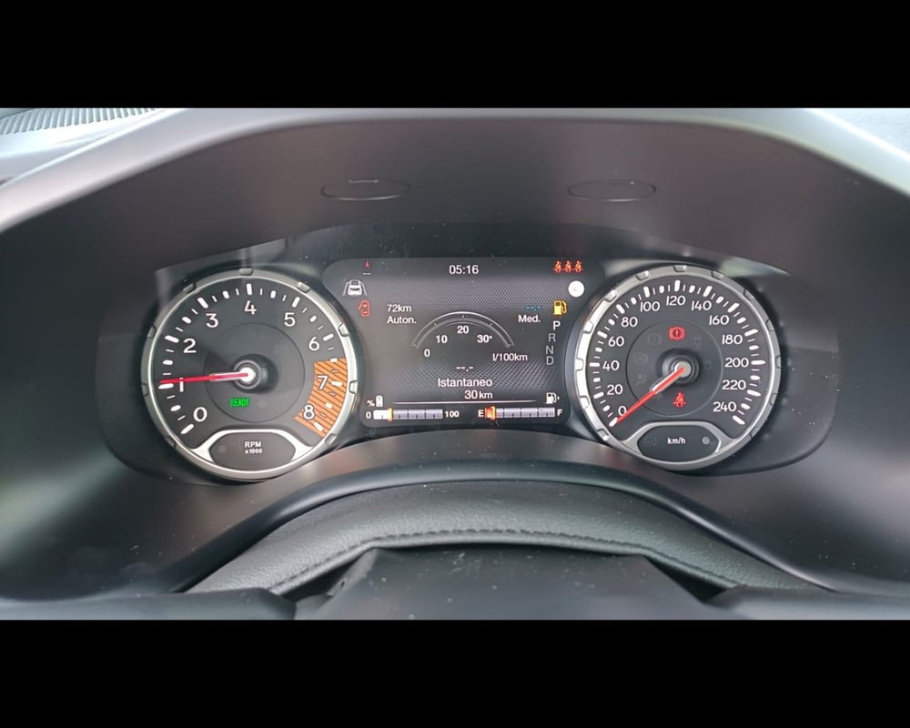 Jeep Renegade nuova a Lucca (15)