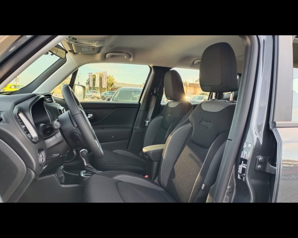 Jeep Renegade nuova a Lucca (18)
