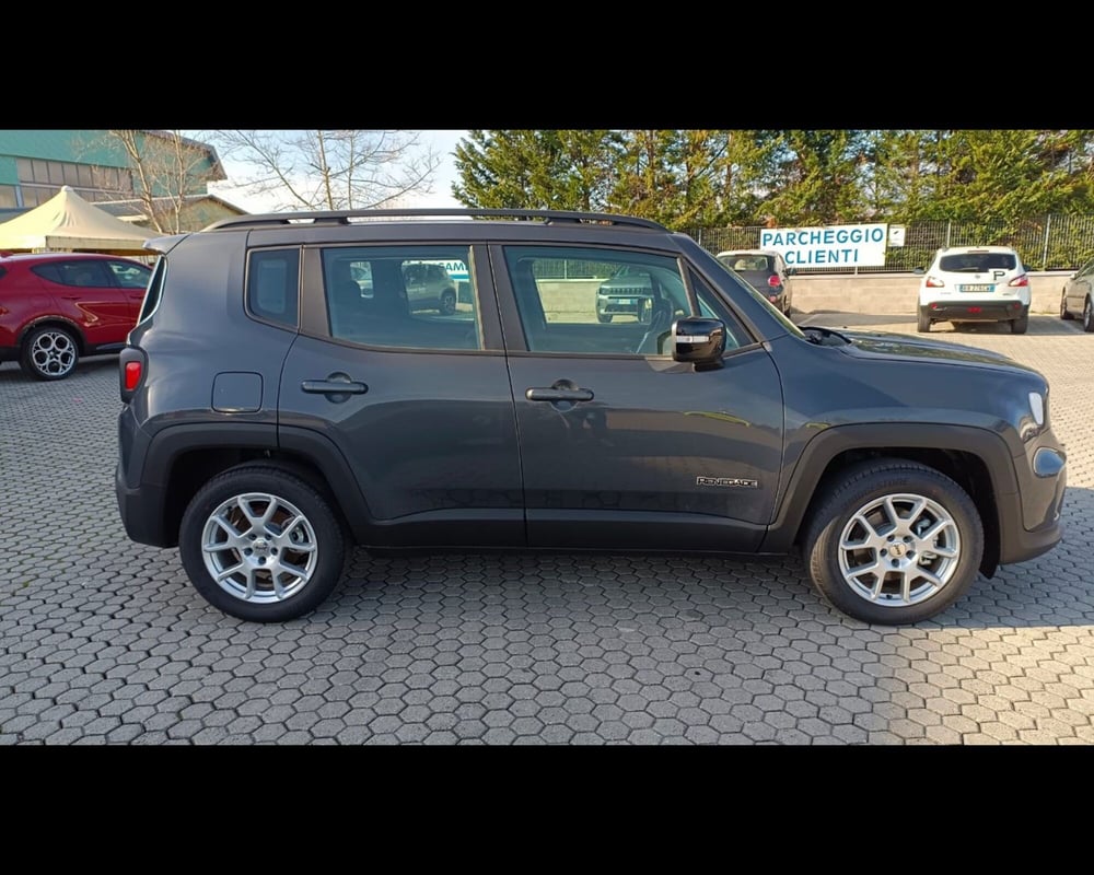Jeep Renegade nuova a Lucca (2)