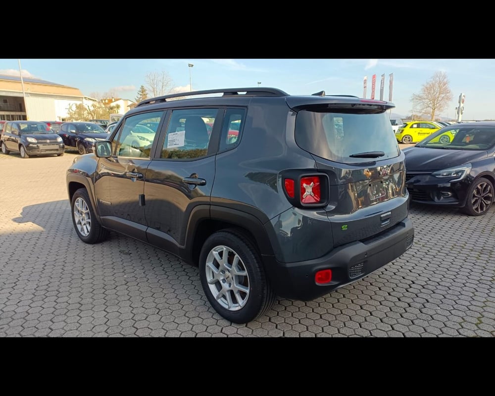 Jeep Renegade nuova a Lucca (5)