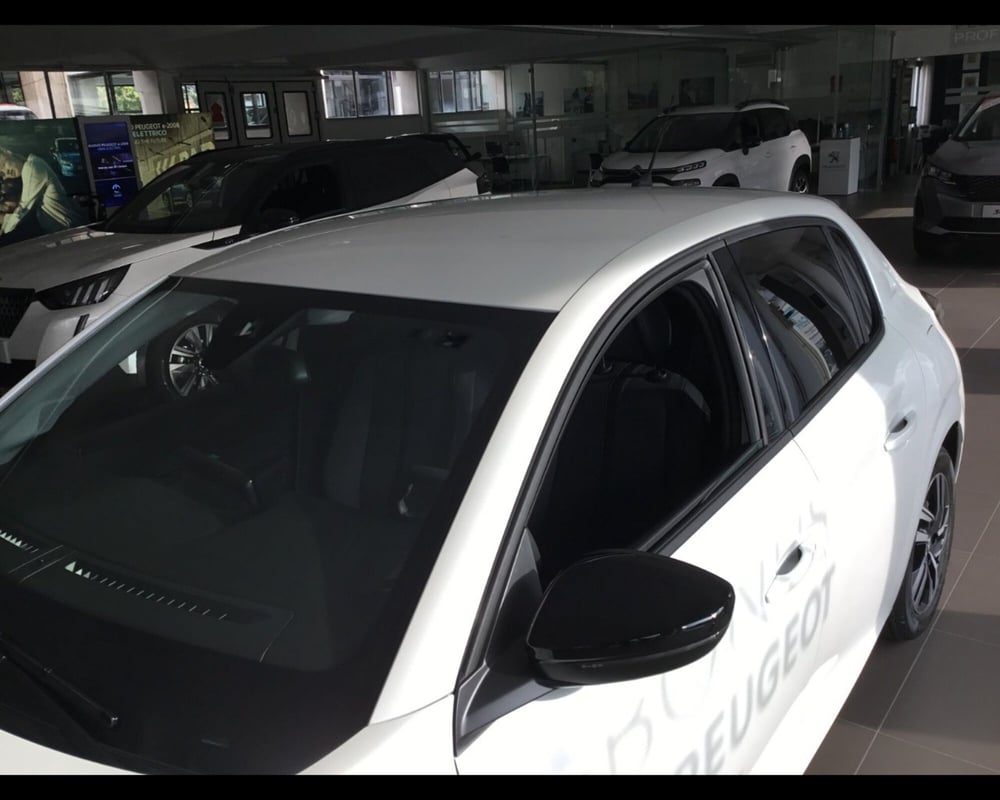 Peugeot 208 nuova a Varese (16)