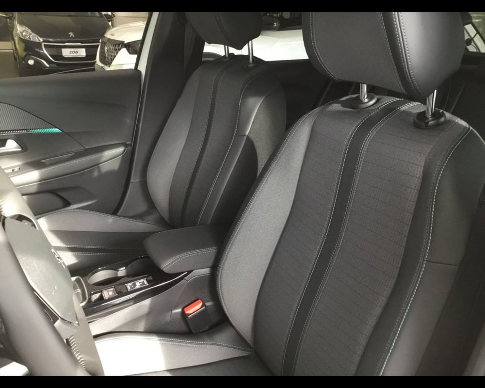 Peugeot 208 nuova a Varese (9)