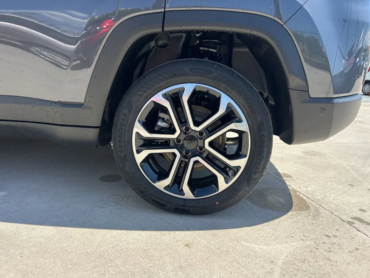 Jeep Compass nuova a Frosinone (14)