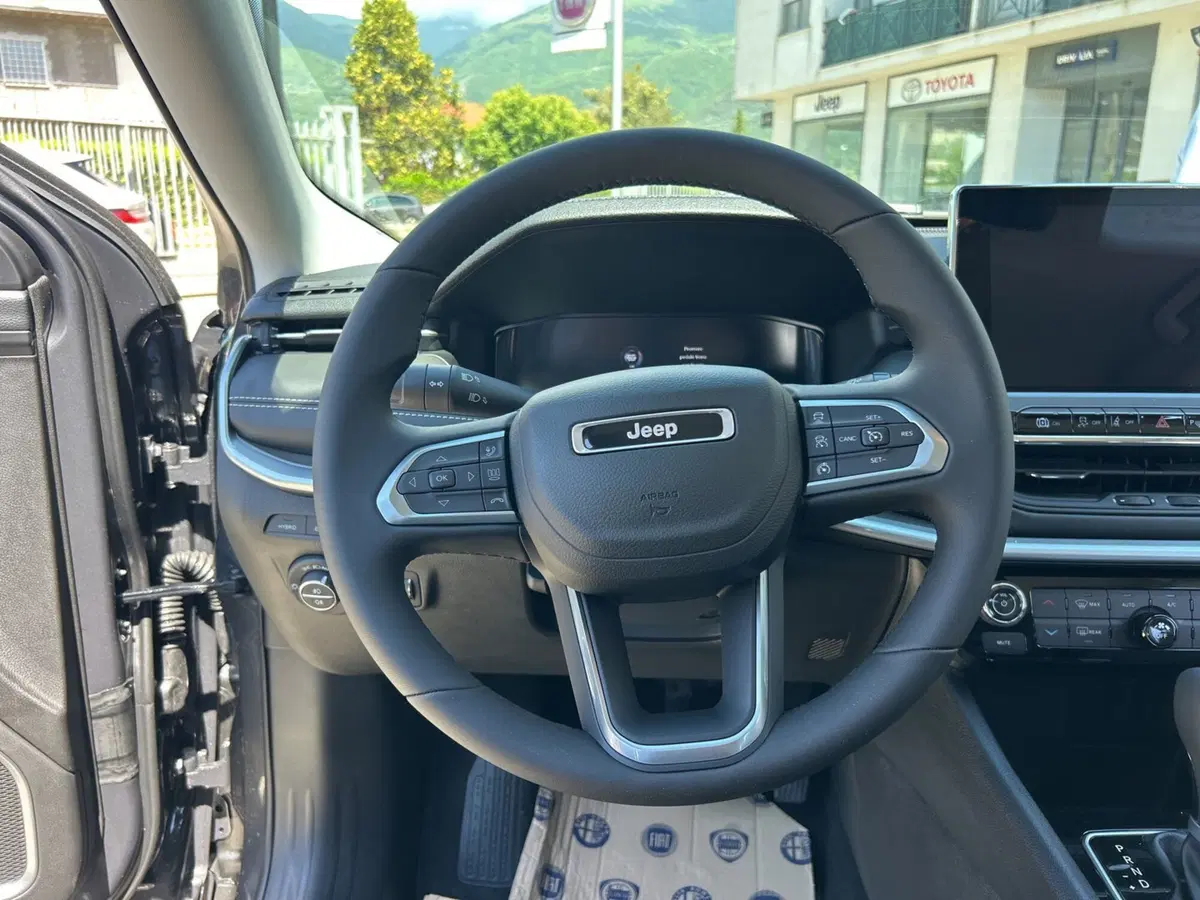 Jeep Compass nuova a Frosinone (20)