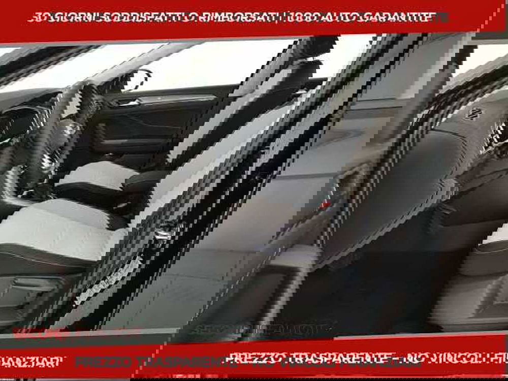 Volkswagen T-Roc nuova a Chieti (13)