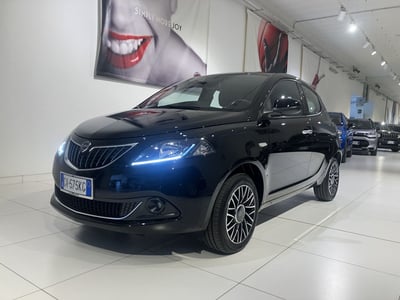 Lancia Ypsilon 1.0 FireFly 5 porte S&amp;S Hybrid Gold Plus del 2024 usata a Fornovo di Taro