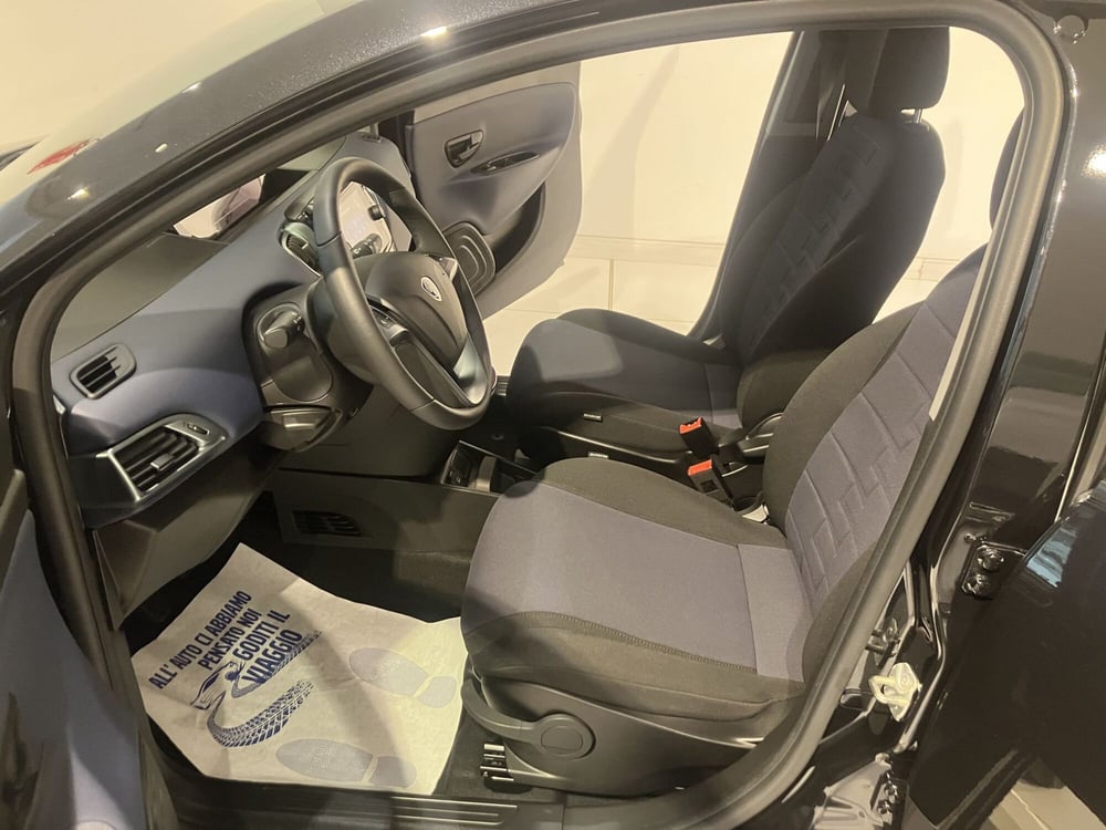 Lancia Ypsilon usata a Parma (11)