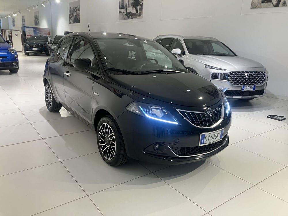 Lancia Ypsilon usata a Parma (3)