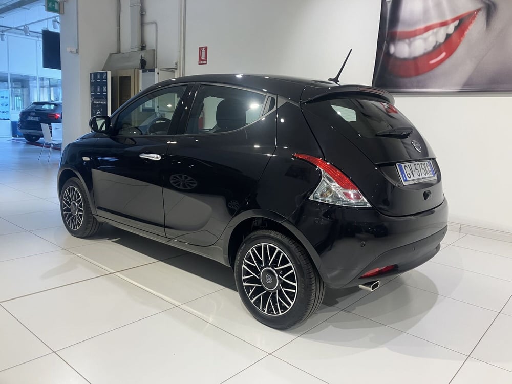 Lancia Ypsilon usata a Parma (4)
