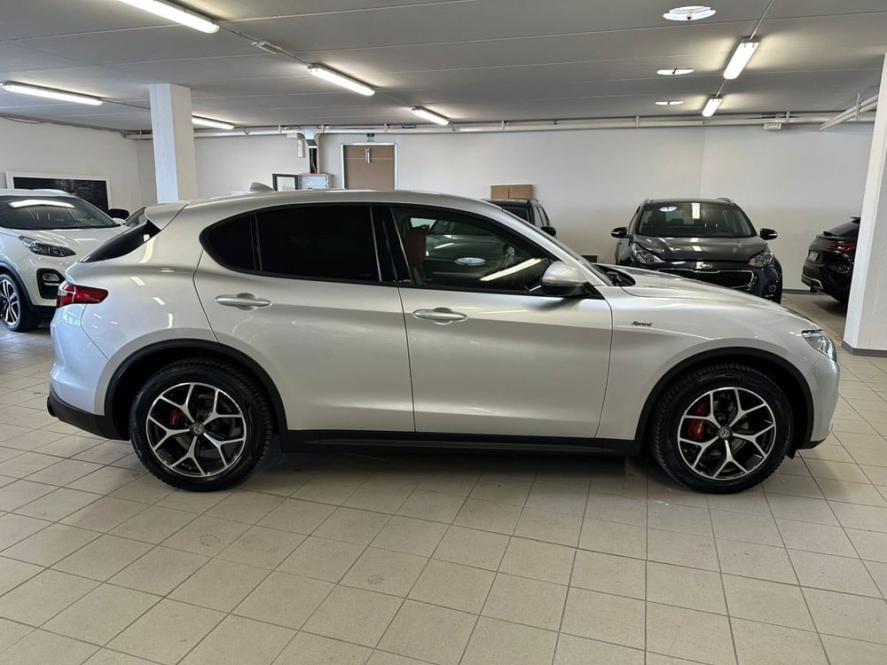Alfa Romeo Stelvio usata a Arezzo (10)