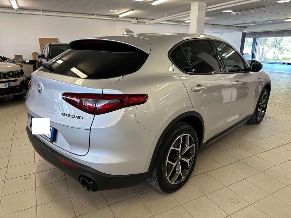 Alfa Romeo Stelvio usata a Arezzo (7)