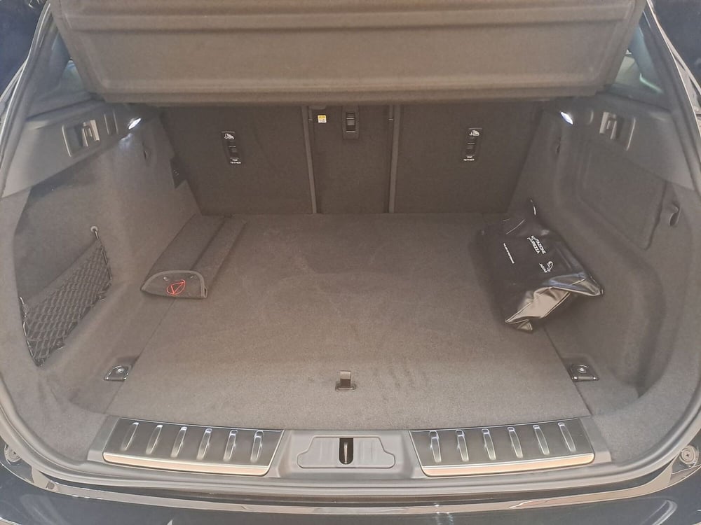 Jaguar F-Pace usata a Pavia (14)