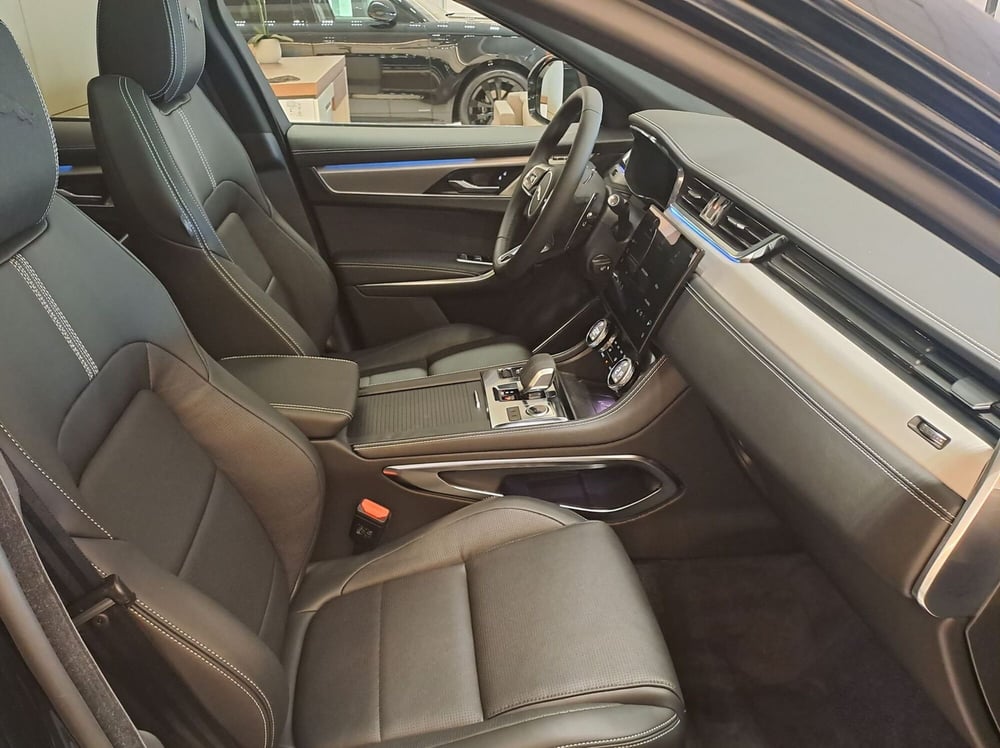Jaguar F-Pace usata a Pavia (3)