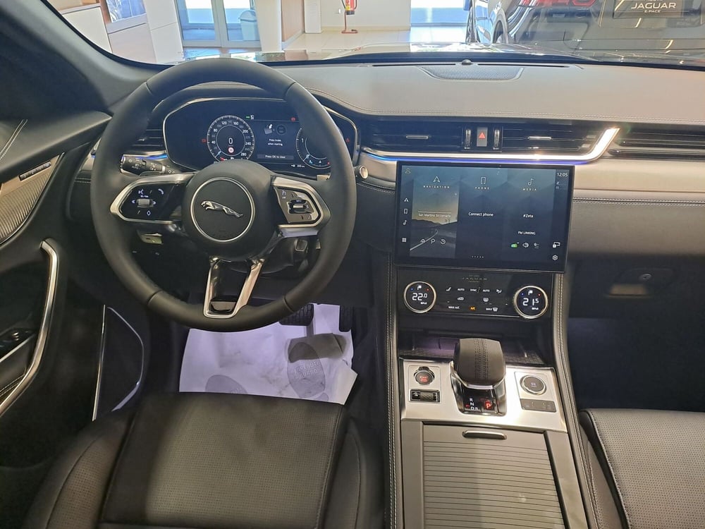 Jaguar F-Pace usata a Pavia (4)