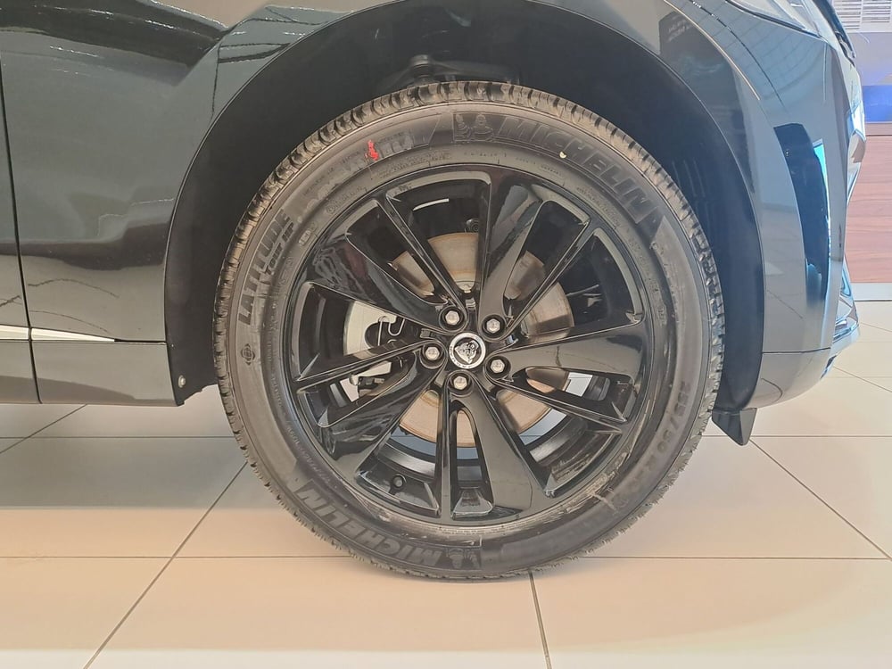 Jaguar F-Pace usata a Pavia (9)