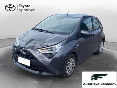 Toyota Aygo Connect 1.0 VVT-i 72 CV 5 porte x-play MMT del 2021 usata a Roma