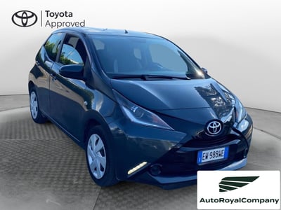 Toyota Aygo 1.0 VVT-i 69 CV 3 porte x-play MMT del 2014 usata a Roma