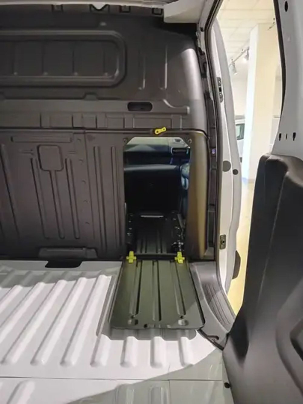 Fiat Doblò Furgone nuova a Milano (5)