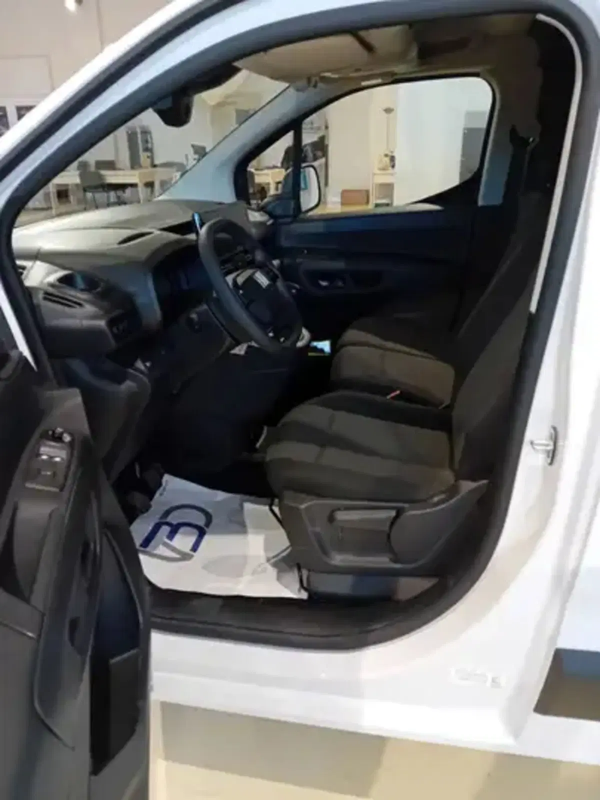 Fiat Doblò Furgone nuova a Milano (7)