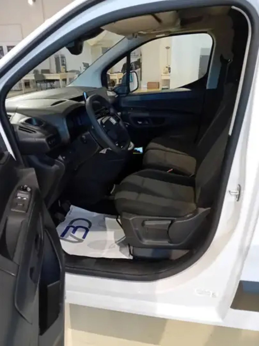 Fiat Doblò Furgone nuova a Milano (7)