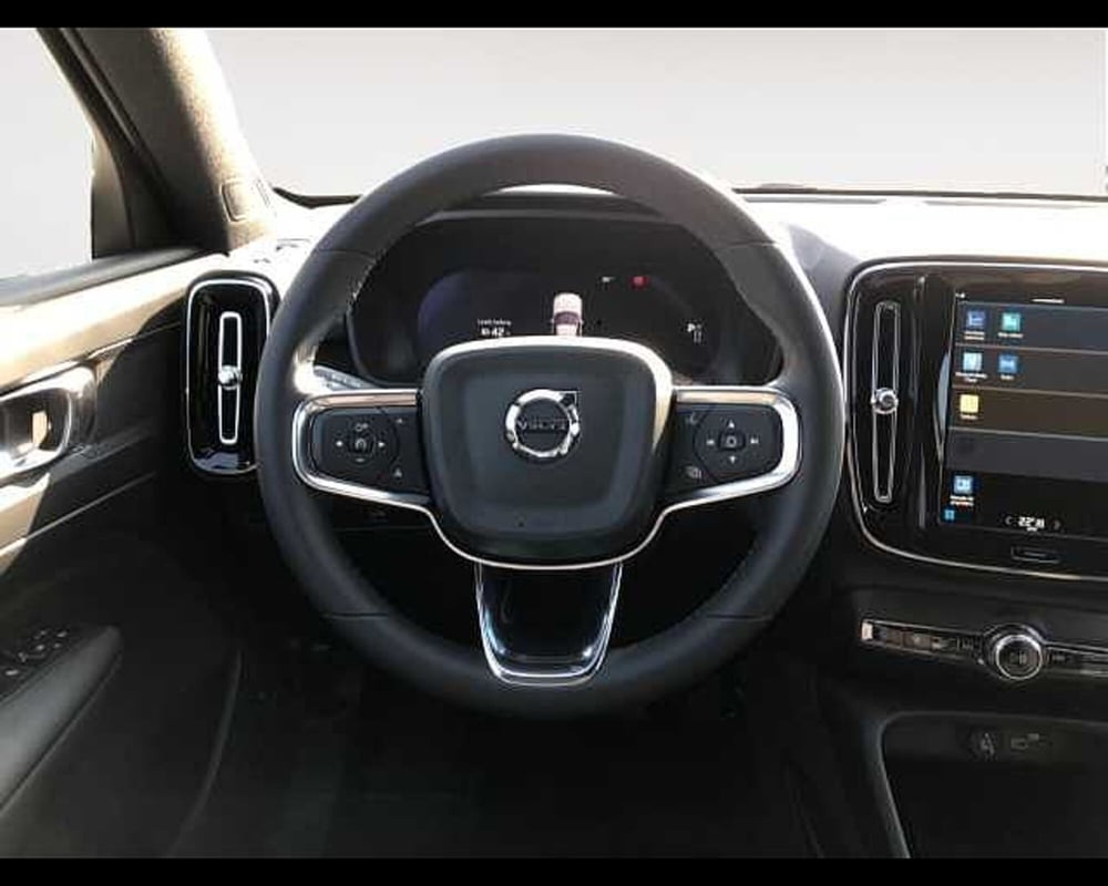 Volvo EX40 nuova a Ravenna (12)