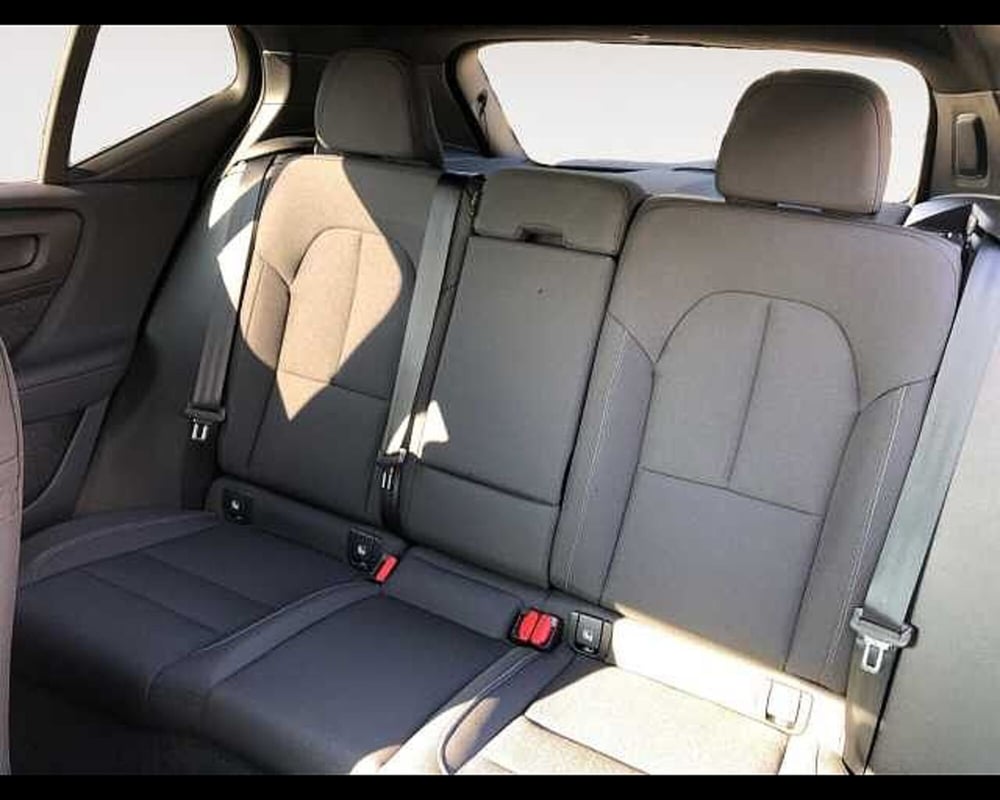Volvo EX40 nuova a Ravenna (13)