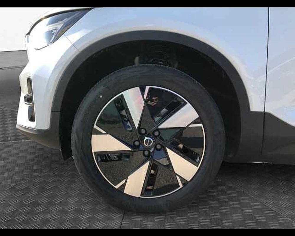 Volvo EX40 nuova a Ravenna (14)