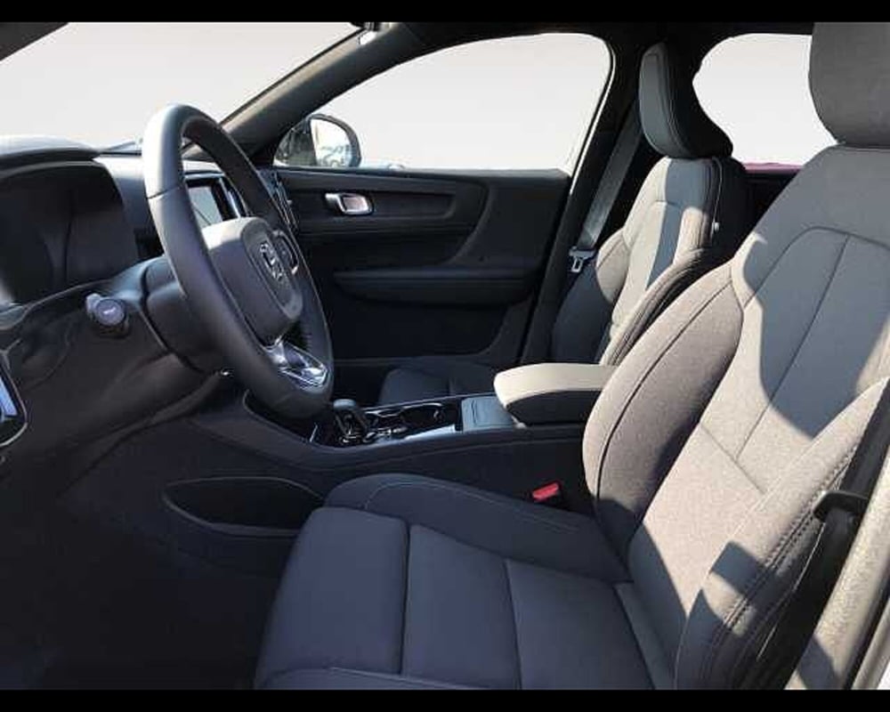 Volvo EX40 nuova a Ravenna (9)