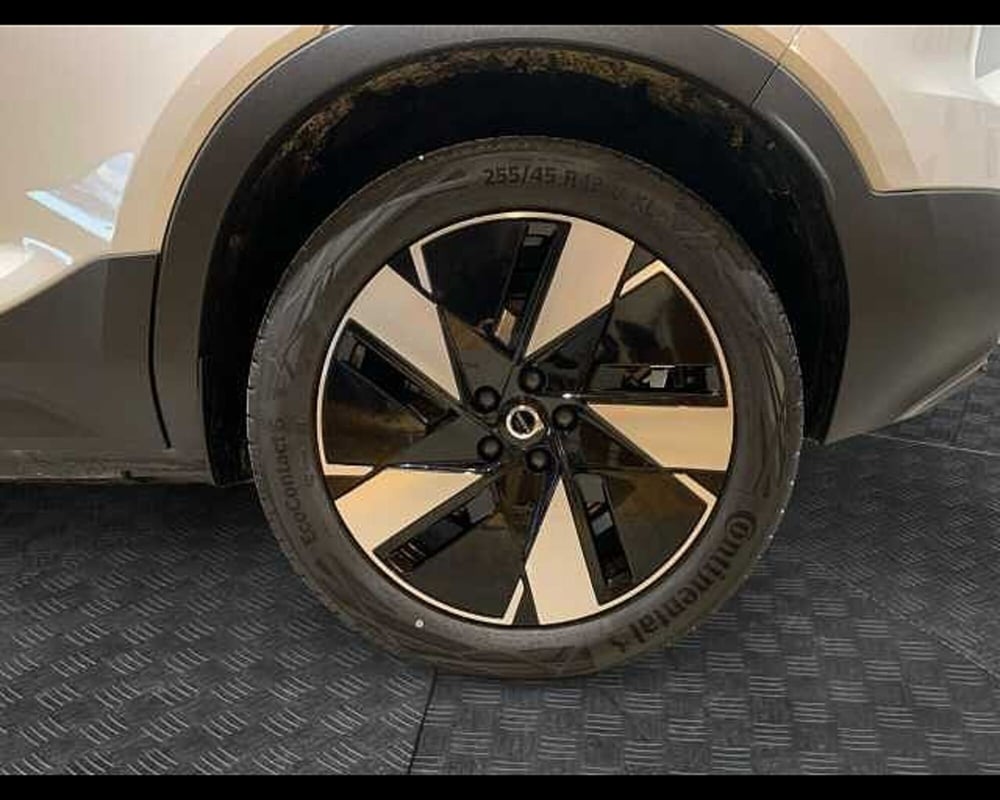 Volvo EX40 nuova a Ravenna (11)