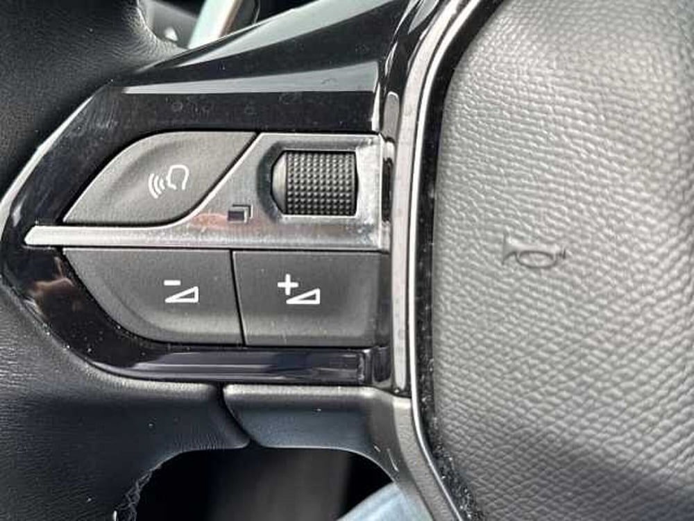 Peugeot 3008 usata a Napoli (20)