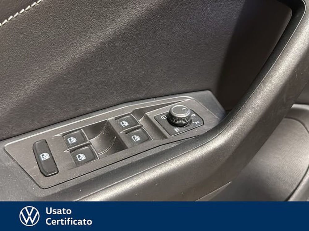 Volkswagen T-Roc usata a Vicenza (15)