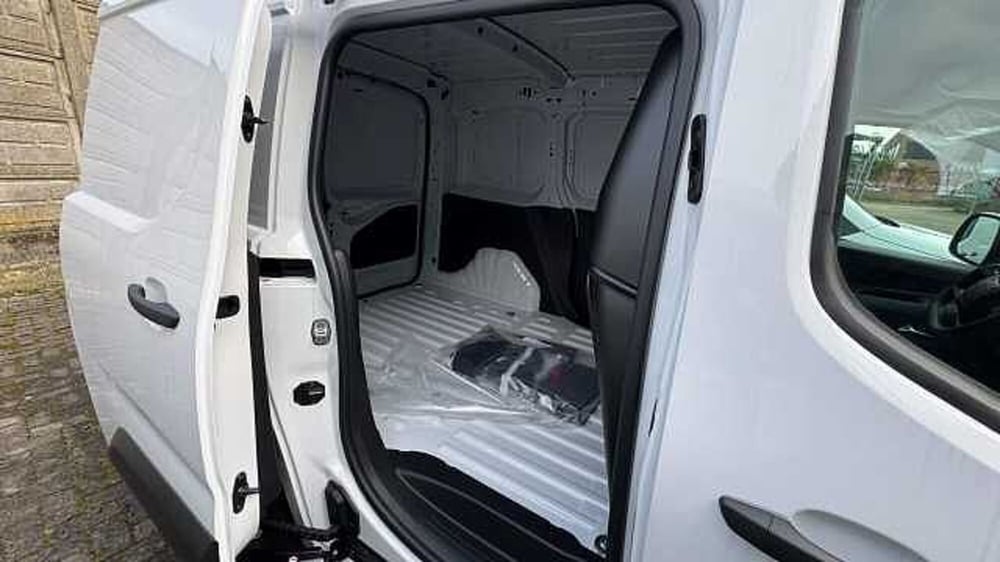 Fiat Doblò Furgone nuova a Milano (10)