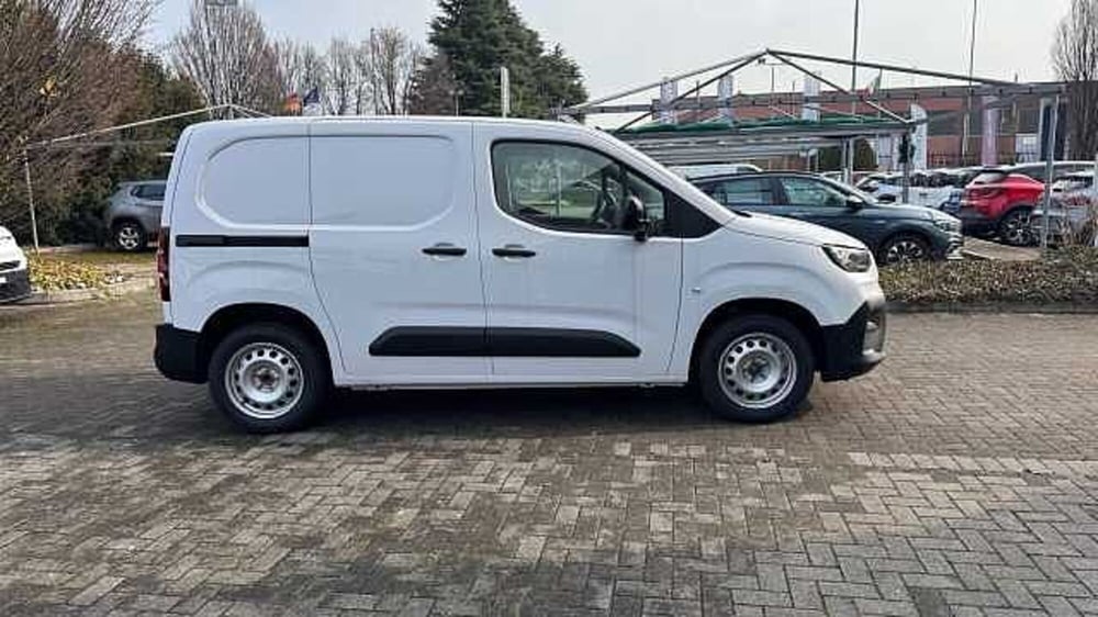 Fiat Doblò Furgone nuova a Milano (6)