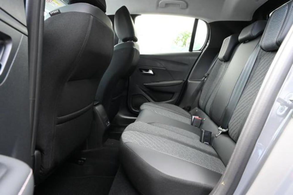 Peugeot 208 nuova a Torino (15)