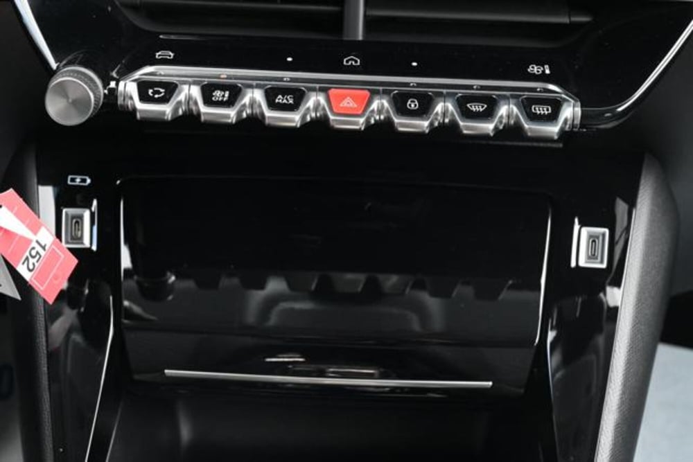 Peugeot 208 nuova a Torino (19)