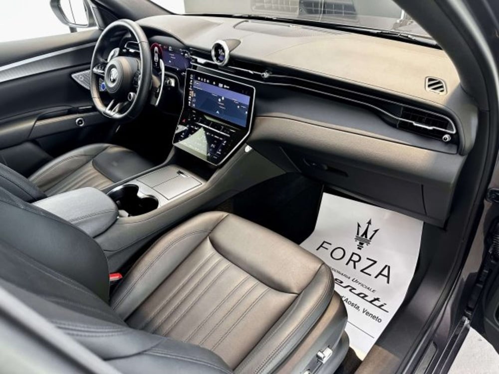 Maserati Grecale usata a Torino (12)