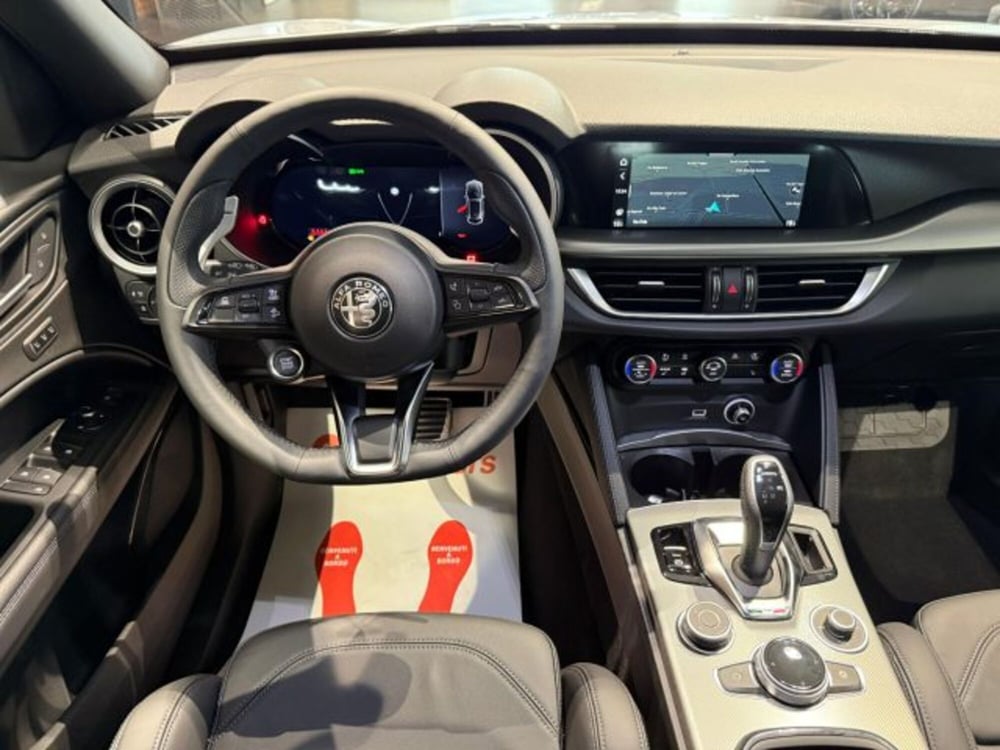 Alfa Romeo Stelvio nuova a Bologna (11)
