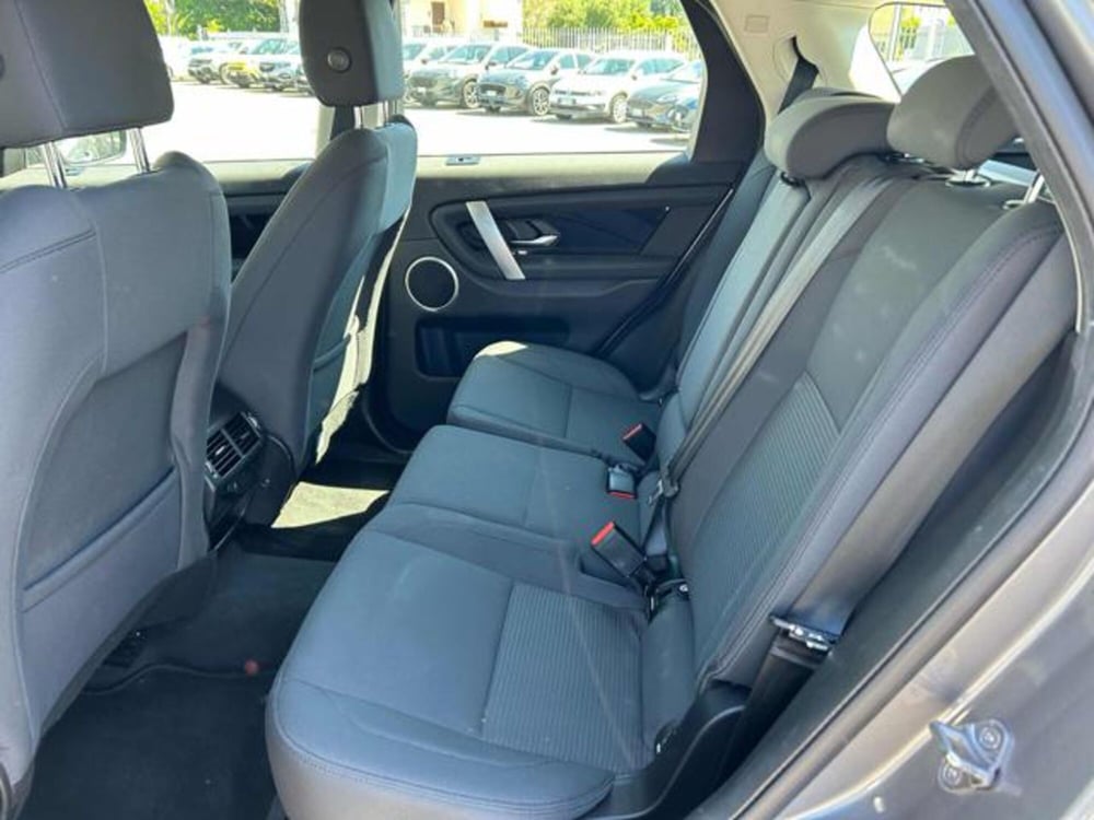 Land Rover Discovery Sport usata a Lucca (7)