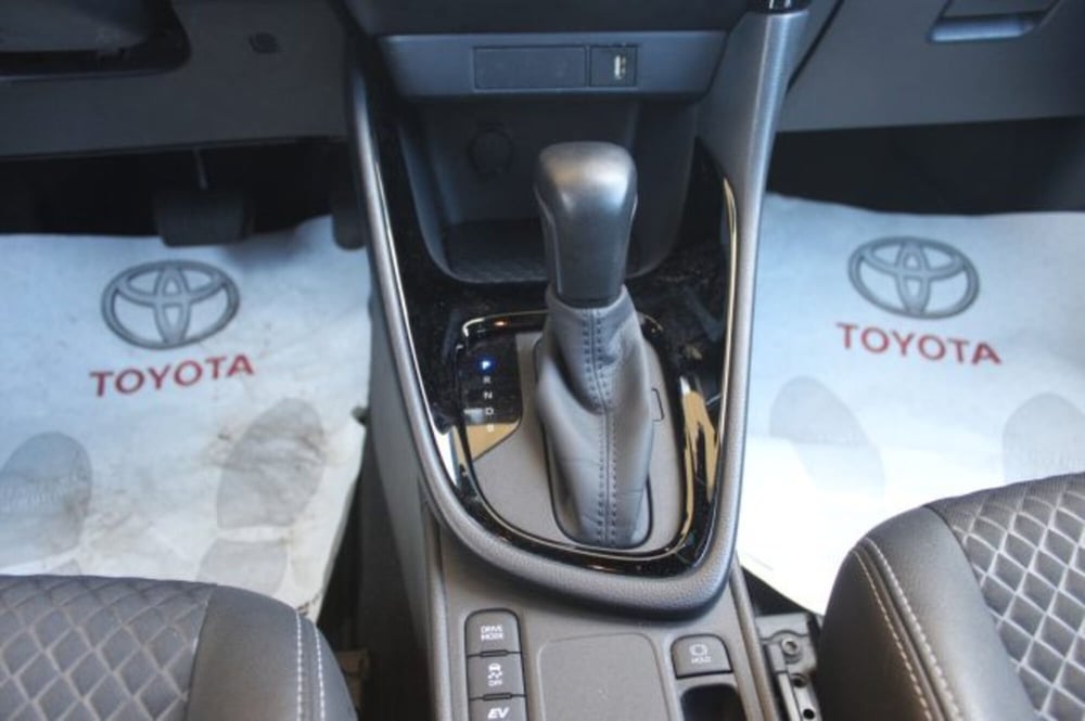 Toyota Yaris usata a Roma (15)