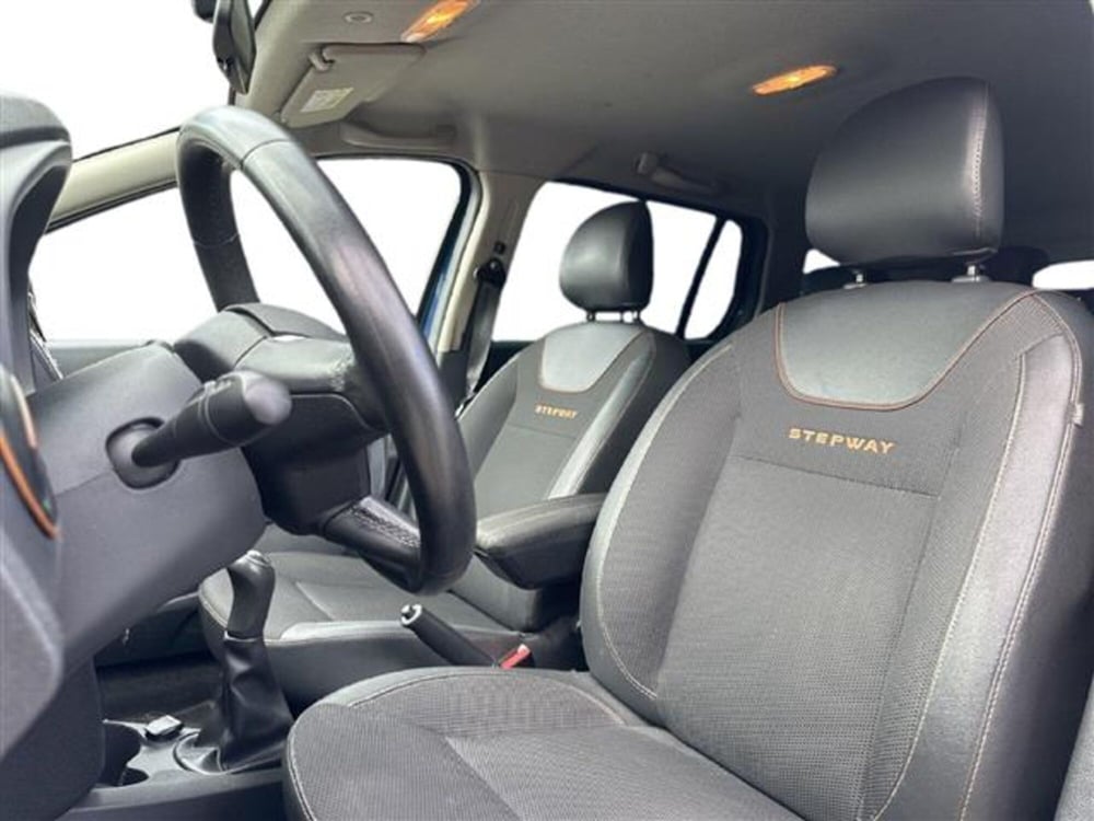 Dacia Logan usata a Torino (11)