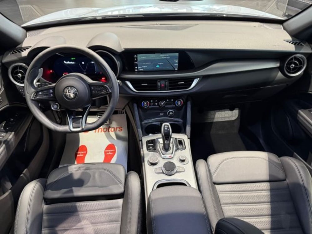 Alfa Romeo Stelvio nuova a Bologna (10)