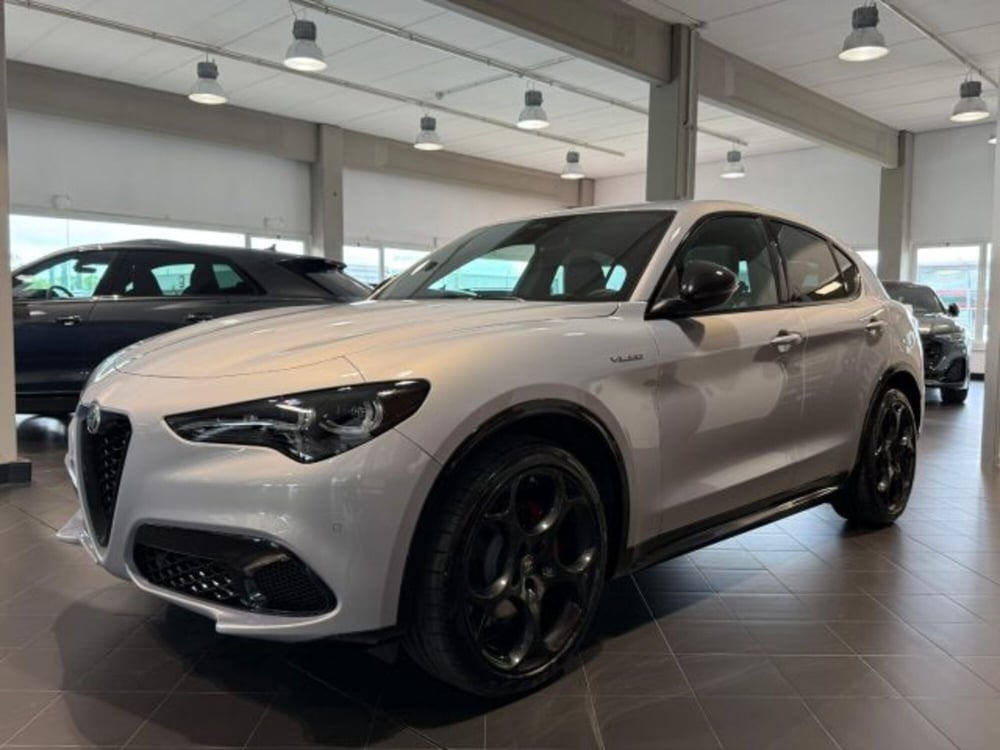 Alfa Romeo Stelvio nuova a Bologna (2)