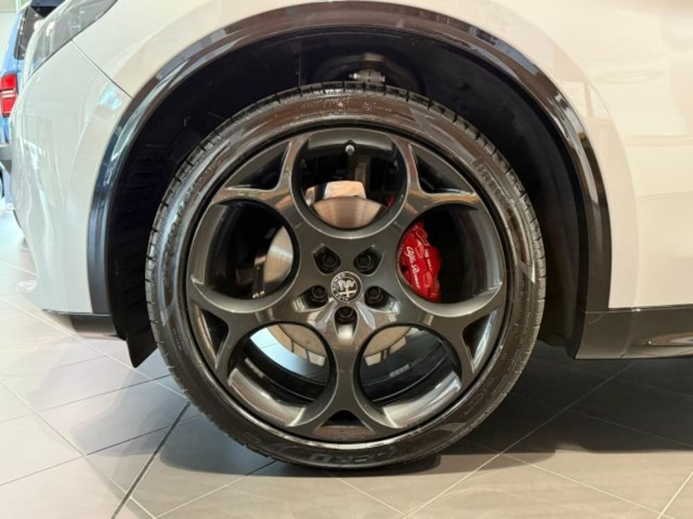 Alfa Romeo Stelvio nuova a Bologna (6)