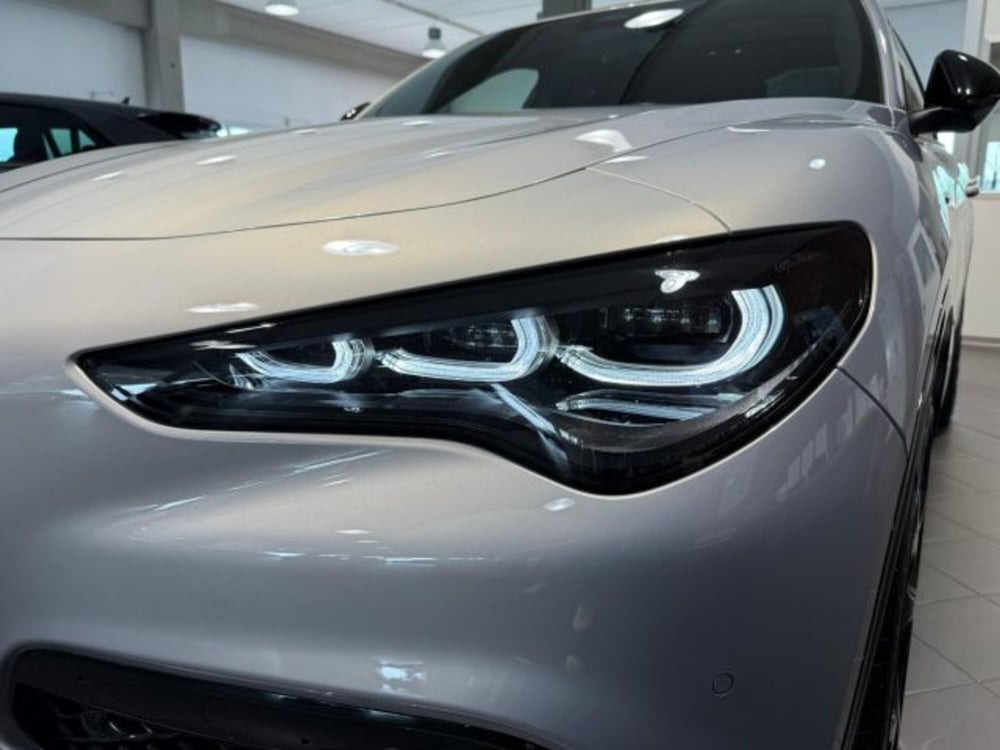 Alfa Romeo Stelvio nuova a Bologna (7)