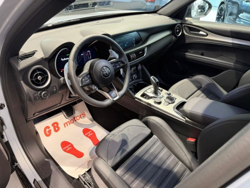Alfa Romeo Stelvio nuova a Bologna (9)